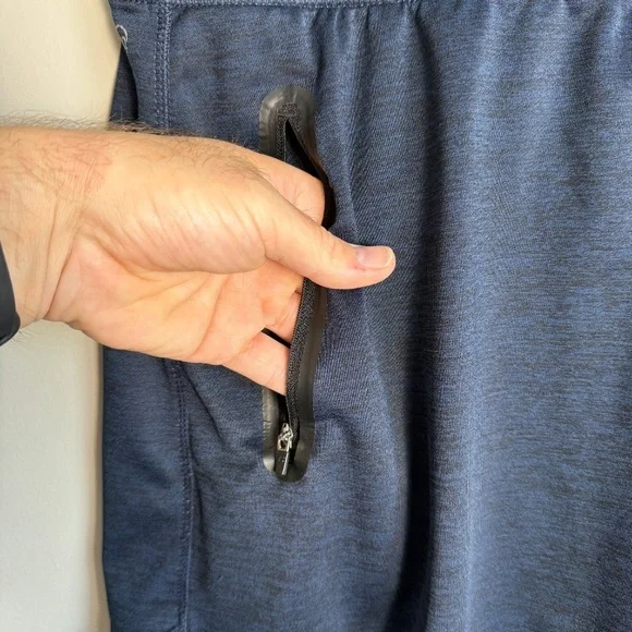 Russell Men's Blue/Black Elastic Waist Athletic Shorts Size Large Training Gym - Picture 2 of 13